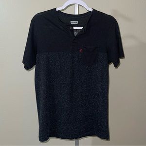Levi’s Black Front Pocket Short Sleeve Shirt, Size M